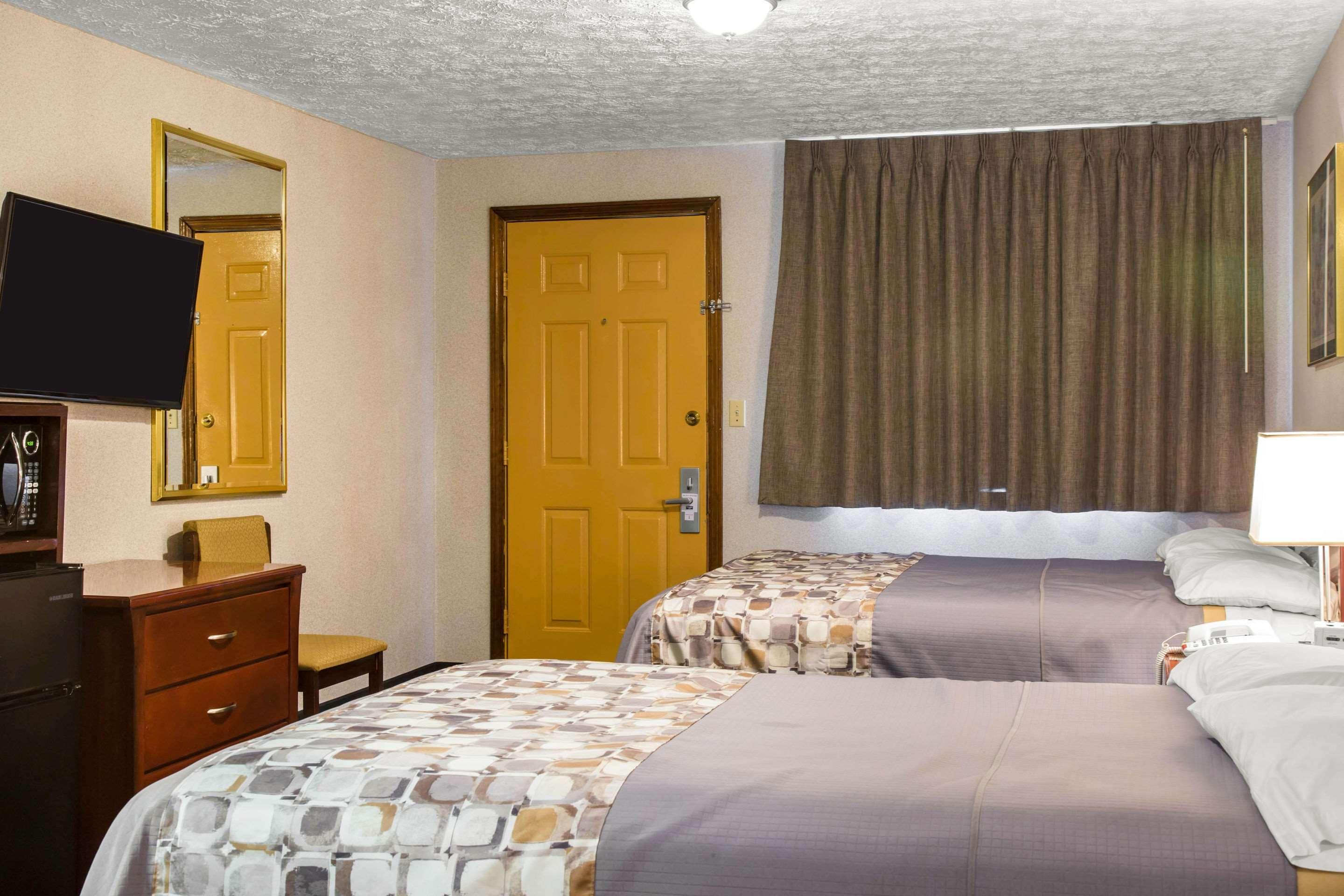Rodeway Inn & Suites Branford - Guilford Exterior photo