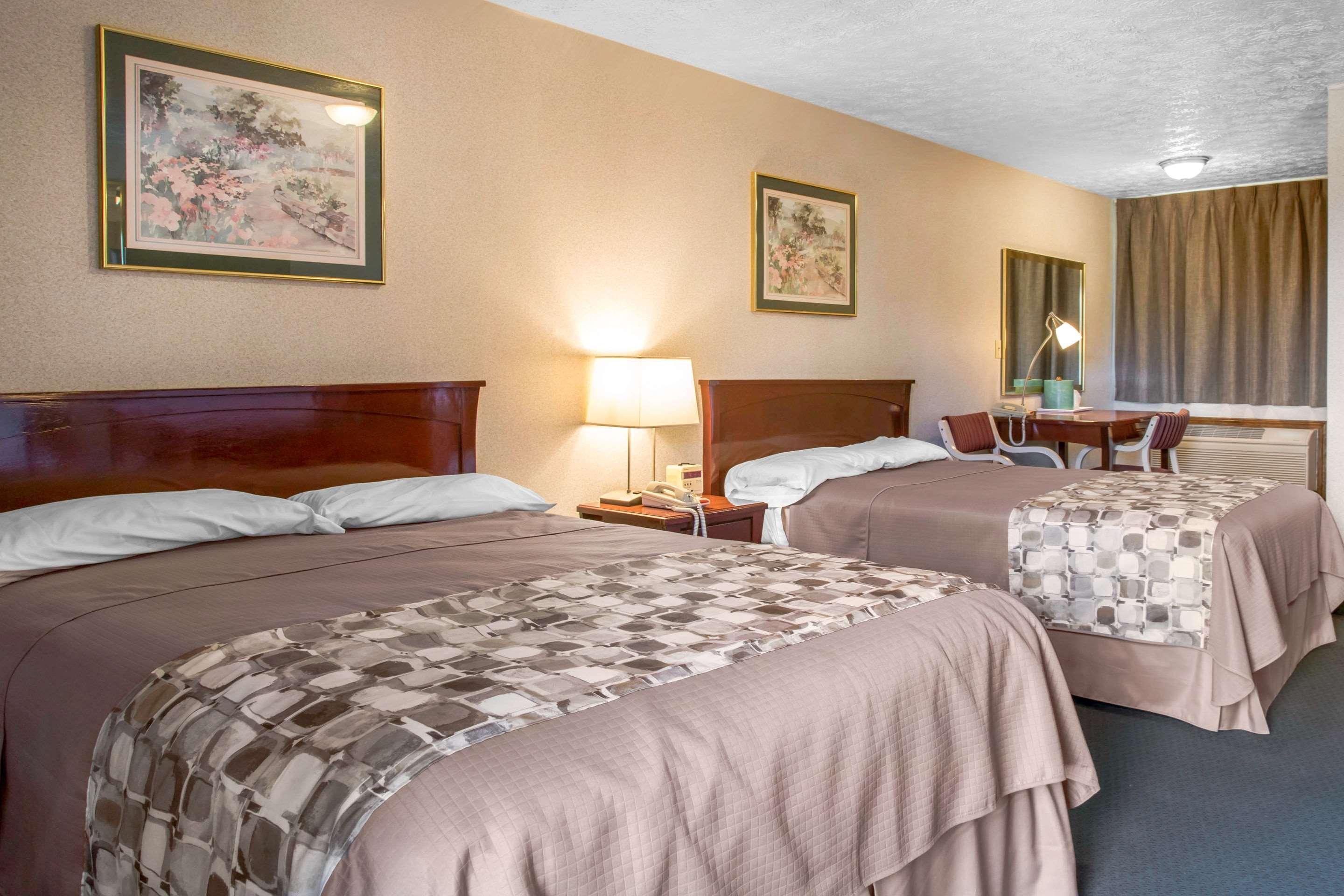 Rodeway Inn & Suites Branford - Guilford Exterior photo