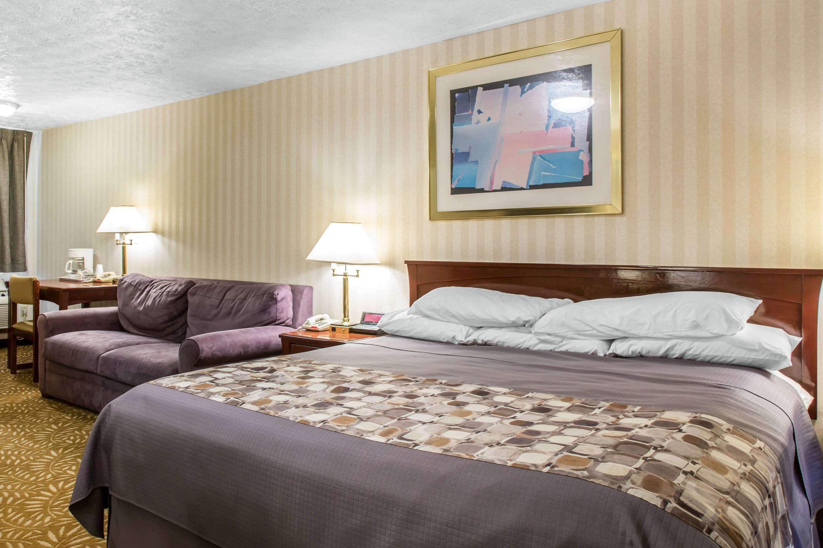 Rodeway Inn & Suites Branford - Guilford Exterior photo