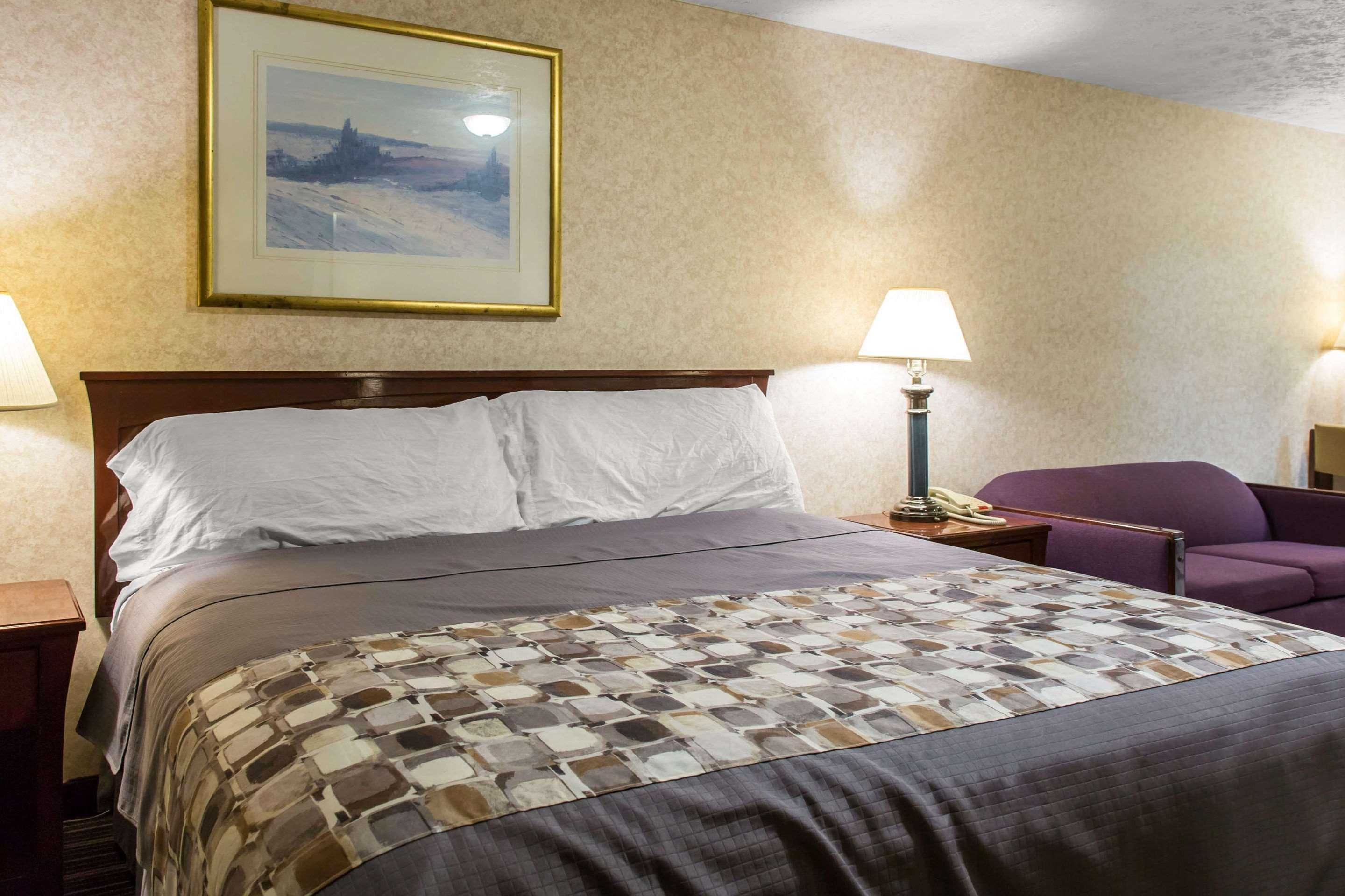 Rodeway Inn & Suites Branford - Guilford Exterior photo