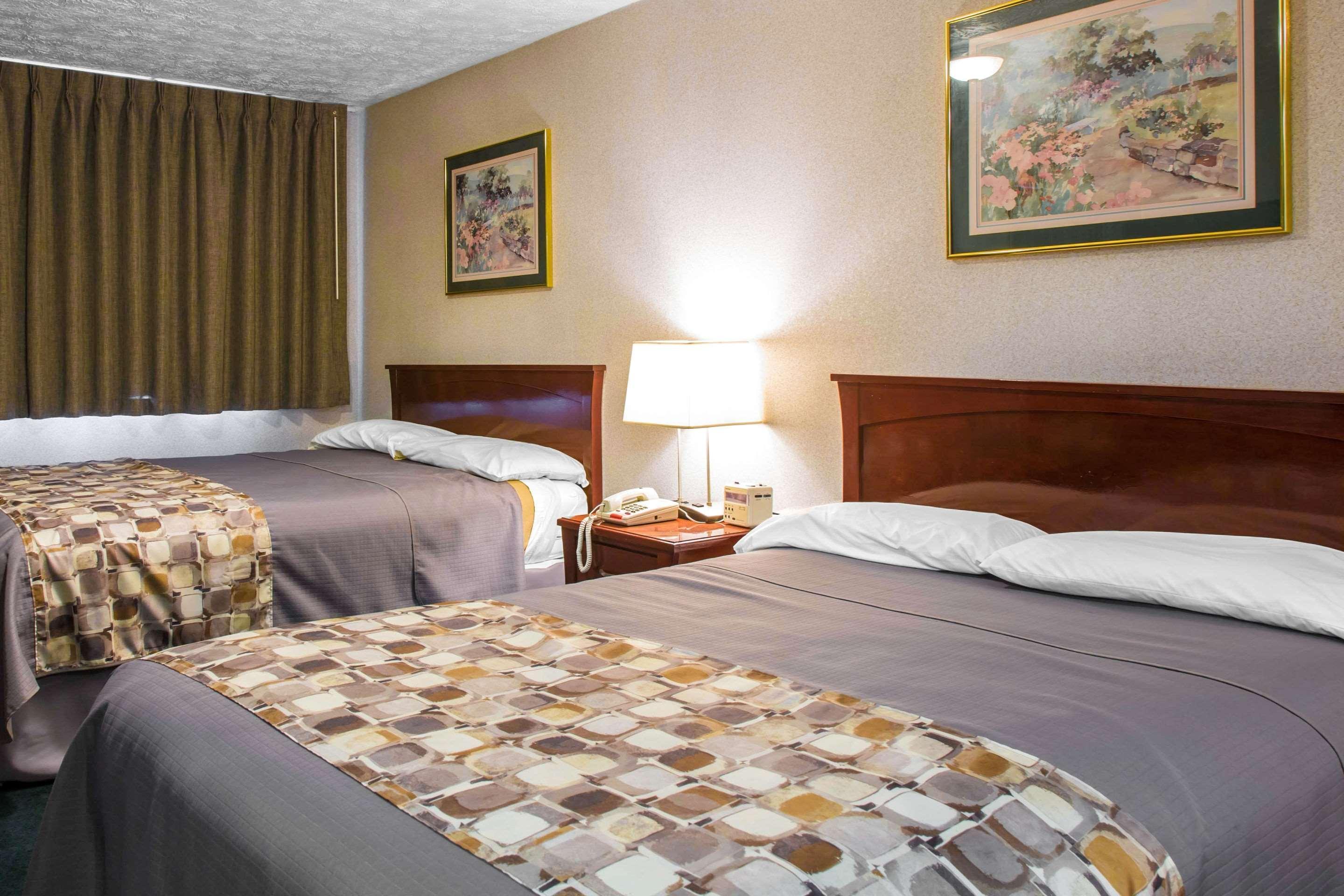 Rodeway Inn & Suites Branford - Guilford Exterior photo